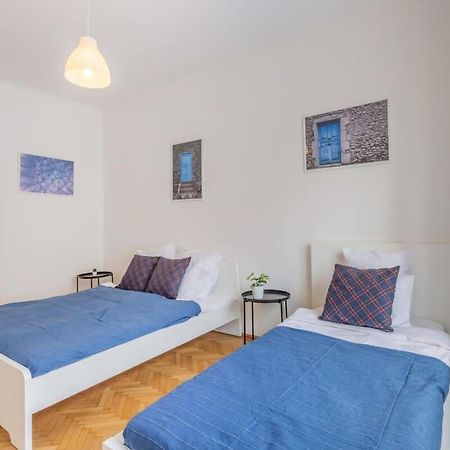 Home Away From Home In The Center Budapest Eksteriør bilde
