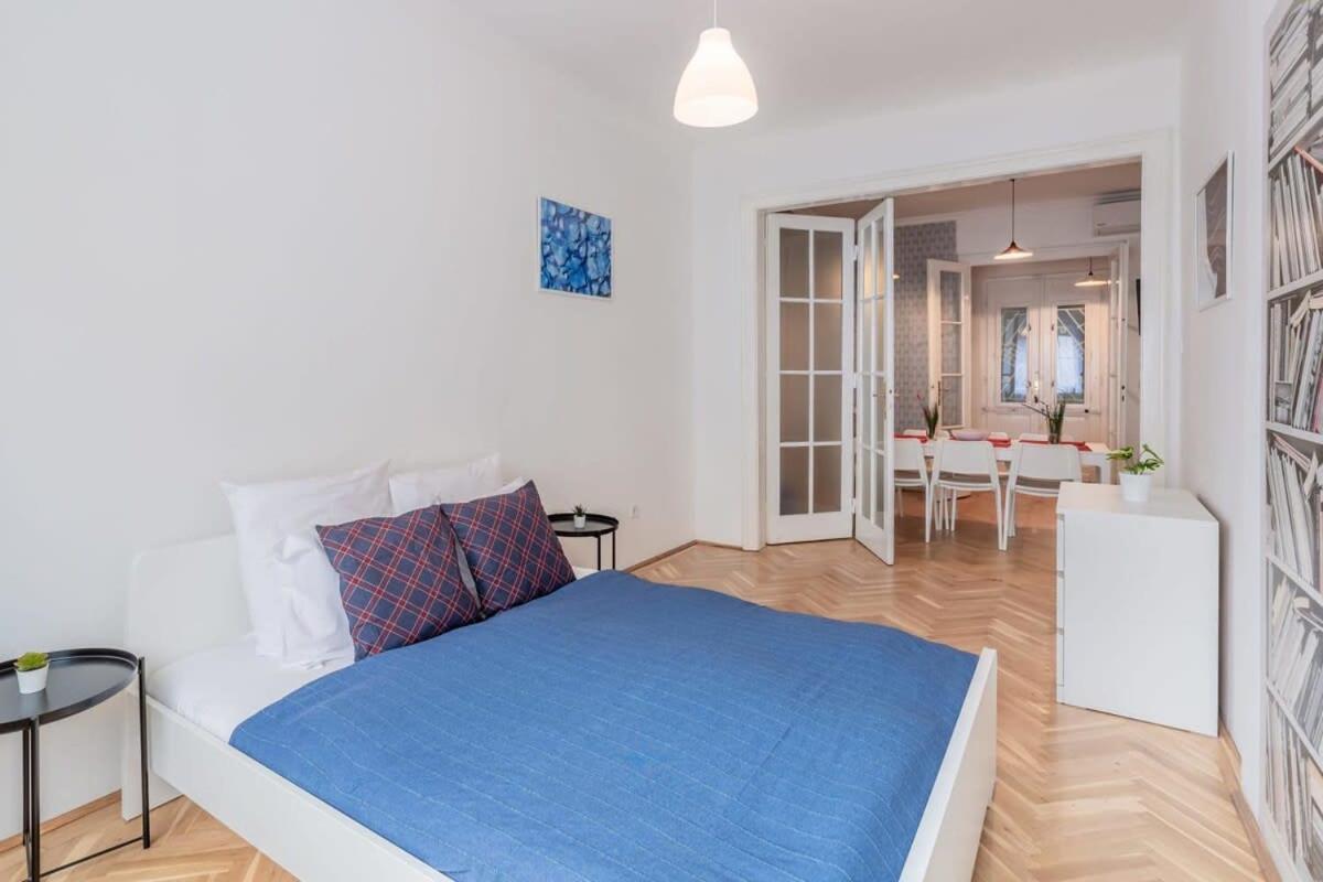 Home Away From Home In The Center Budapest Eksteriør bilde