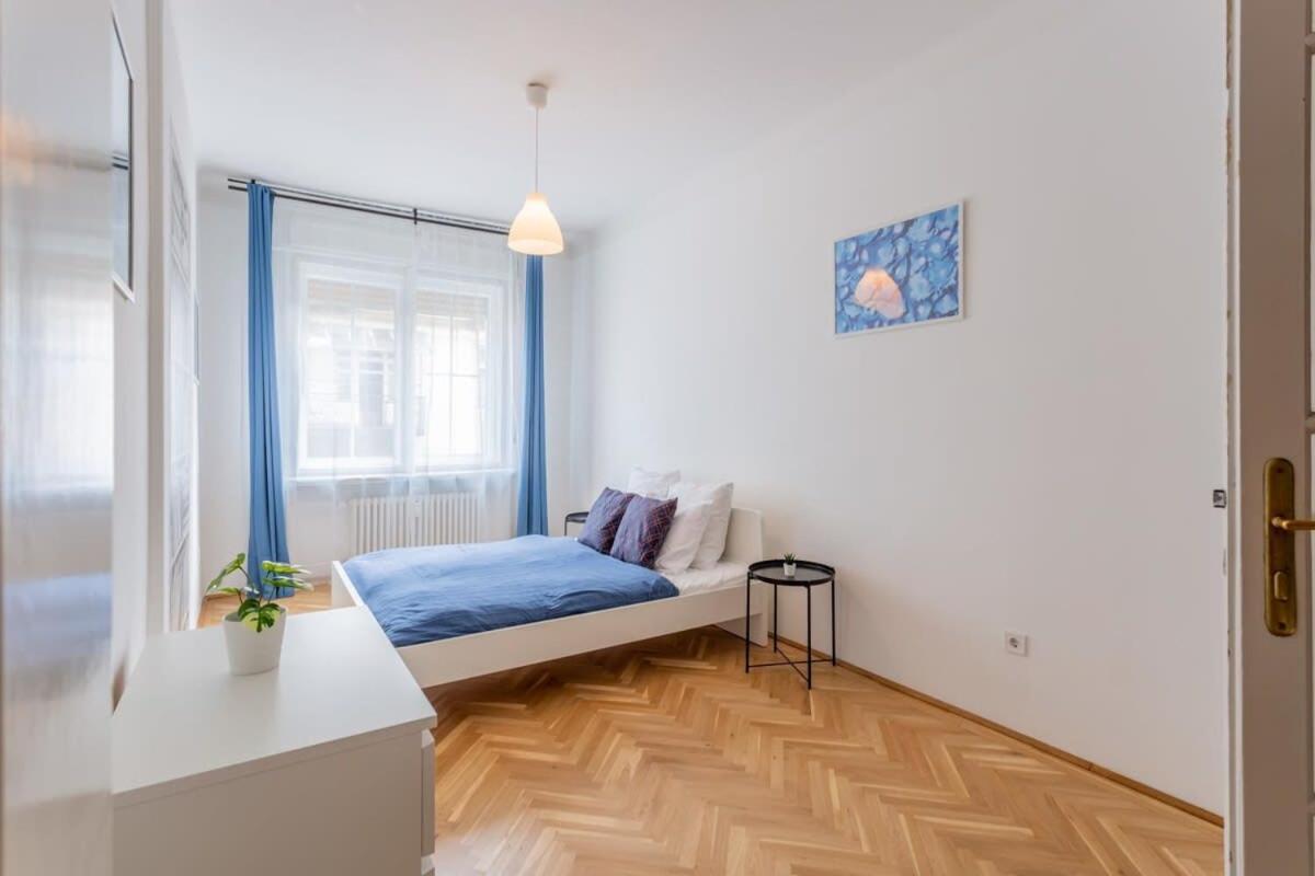 Home Away From Home In The Center Budapest Eksteriør bilde