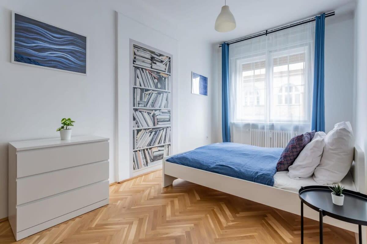 Home Away From Home In The Center Budapest Eksteriør bilde