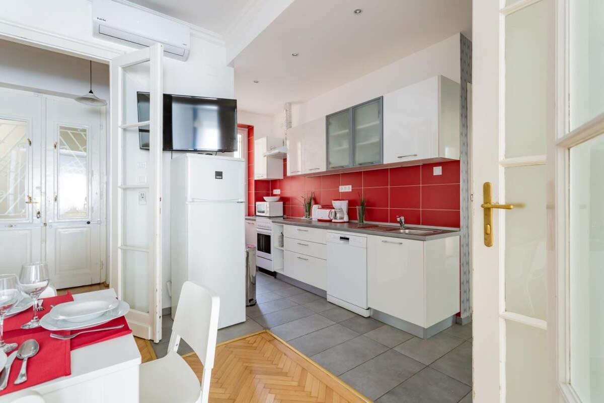 Home Away From Home In The Center Budapest Eksteriør bilde